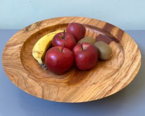 Schaal van hout van een amandelboom. Fruit om een beeld te krijgen van de schaal van de schaal 😊